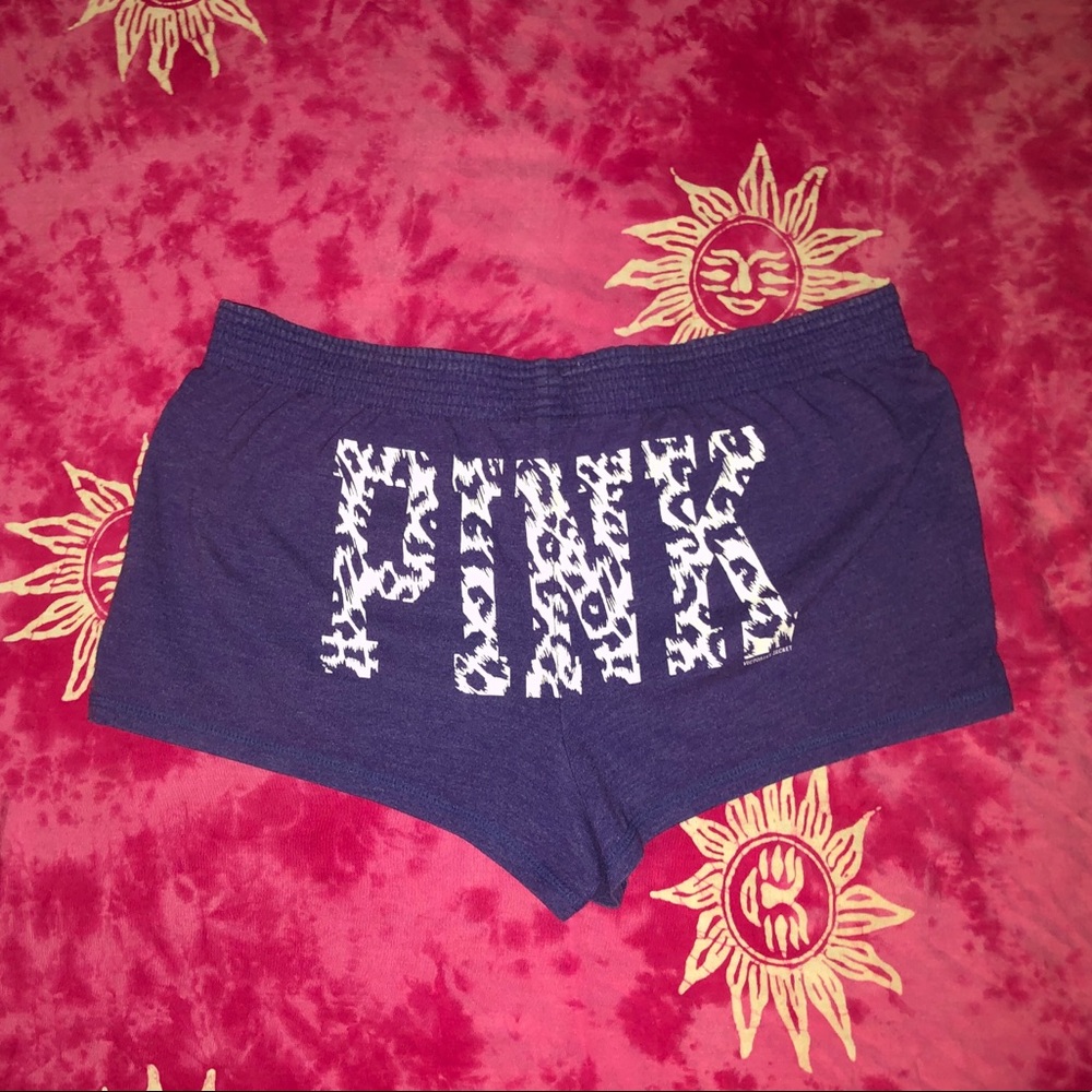 PINK Leopard print shorts !